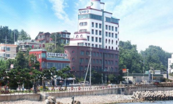 2. 베니키아호텔 산..