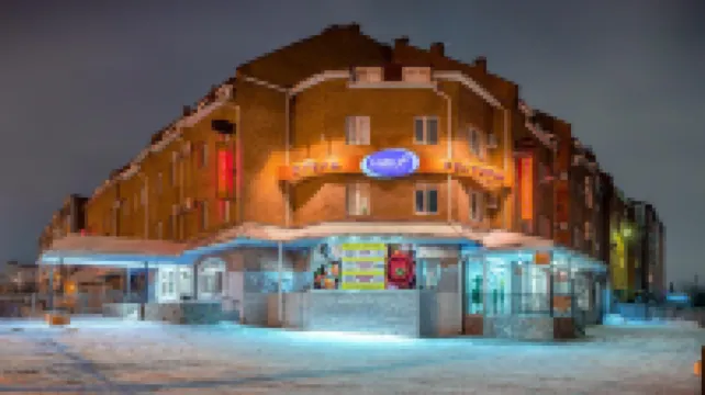 Cronwell Nika Centr Hotel