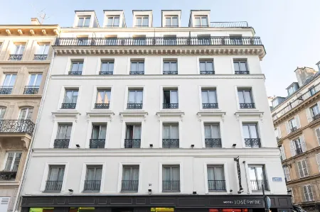 Hotel Joséphine by HappyCulture Paris Отели рядом с достопримечательностью «Мулен Руж»