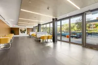 Hotel Mariposa فنادق في شيرمان أوكس