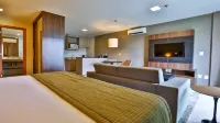Quality Hotel & Suites Brasília Hotels in Guará
