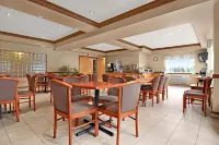 Best Western King George Inn  Suites فنادق في سُري