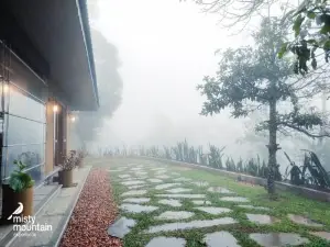 Misty Mountain Experience by Perfect Stays