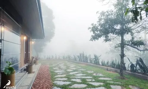 Misty Mountain Experience by Perfect Stays