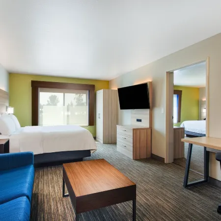 Holiday Inn Express & Suites LEWISBURG by IHG