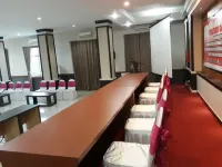 Galaxy Inn Hotels in Wolio