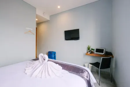 Lopi Hotel Отели рядом с достопримечательностью «Harian Kompas»