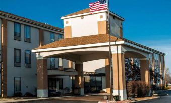 Quality Inn & Suites Near St Louis and I-255