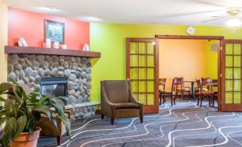 Econo Lodge Inn & Suites Eau Claire