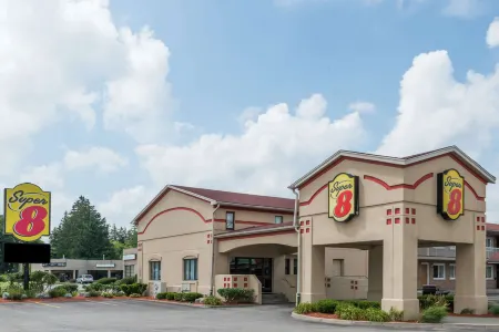 Super 8 by Wyndham Guelph Отели в г. Фергюс