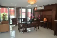 The Lai Thai luxury condominiums - Jacuzzi