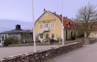 Halltorps Gästgiveri, Hotels in Färjestaden