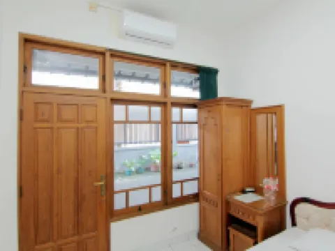 Hotel Fevytra Syariah Hotels in Umbulharjo