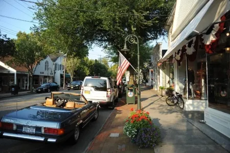 Southampton Long Island Hotel Отели в г. Такахо