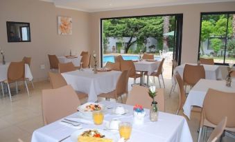 6 on Morris Guest Lodge