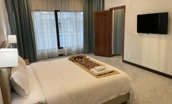East Holiday Hotel