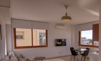 Phaedrus Living: City Flat Palas 104