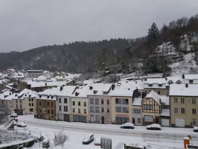 Golden Lion Hotel a Paliseul