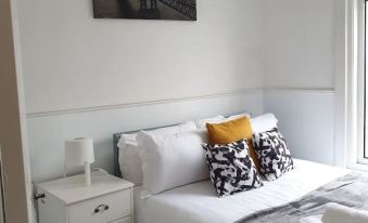 South Shield's Hidden Gem Garnet 3 Bedroom Apartme