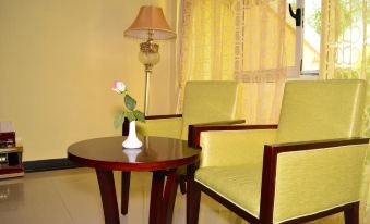 Lewi Hotel Piazza - Housity
