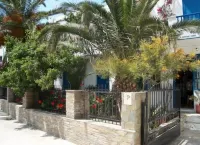 Foinikas Studios Hotel dekat Panagia Kanala