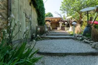 Hôtel le Paradou Bamboothai Hotels in Bonnieux
