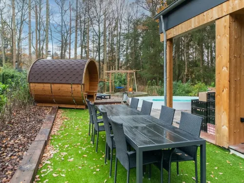 Escape with Heated Pool Hotels in Erezee