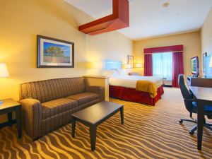 Holiday Inn Express & Suites Cotulla