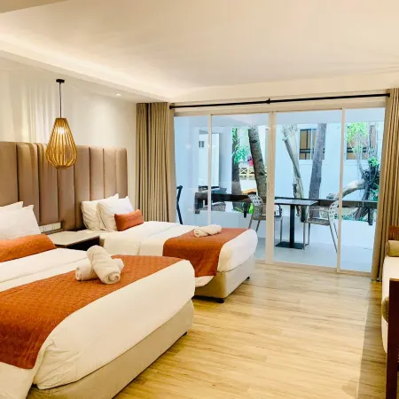White House Beach Resort