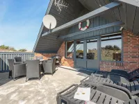 "Wulfhild" - 800m from the Sea