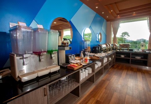 프레스티지 레지던스 수영장