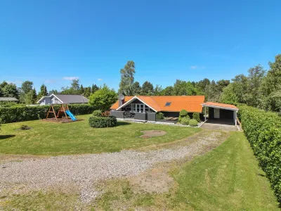 "Gretta" - 400m from the Sea