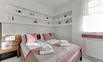 Lion Apartments - Bright Side - Housity