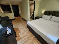 Green Glass Hotel Hotels in Calamba