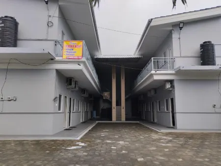 Griyaq Homestay Отели в г. Тулунгиган