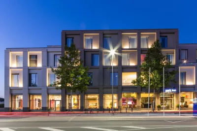 Park Inn by Radisson Neumarkt Hotel dekat Rectory St. John