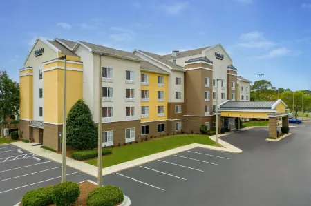 Fairfield Inn & Suites Fort Walton Beach-Eglin AFB Отели в г. Shalimar
