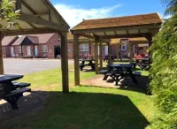 The Black Horse Inn Hotels in Upton