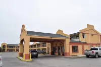 Deluxe Inn By Capital O Odessa I-20 - parking