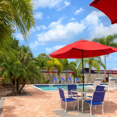 Super 8 by Wyndham Bradenton Sarasota Area