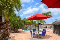 Super 8 by Wyndham Bradenton Sarasota Area - プール