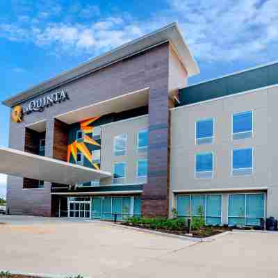 La Quinta Inn & Suites by Wyndham Katy Hotel Exterior