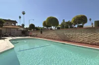Ramada by Wyndham Pasadena - Family