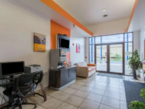 威斯康星巴拉布 - 德爾頓湖 6 號汽車旅館 索克縣酒店