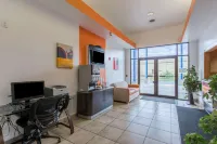 Motel 6 Baraboo, WI - Lake Delton - 2-Star