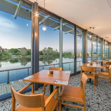 Best Western Plus North Lakes Hotel