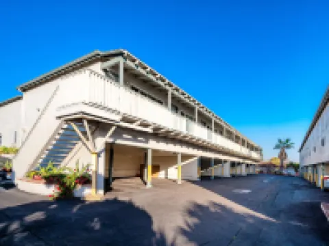 Crescent Bay Inn Hotels in Laguna Beach