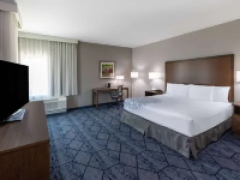 La Quinta Inn & Suites by Wyndham Round Rock Near Kalahari Hotels in Round Rock