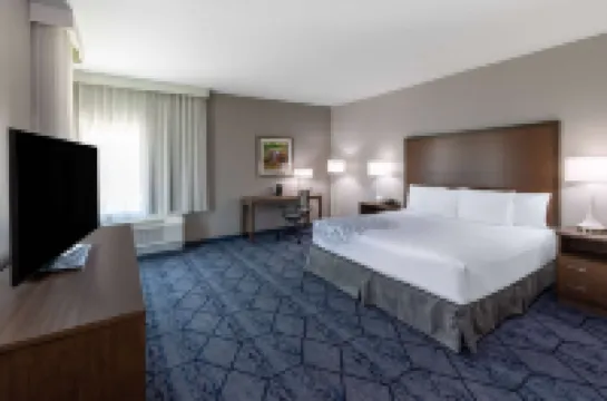 La Quinta Inn & Suites by Wyndham Round Rock Near Kalahari