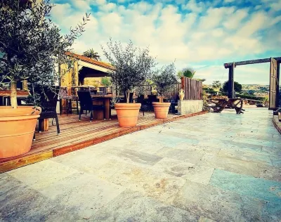 Bella Vista Hôtel, Suites & Maisons Các khách sạn ở Pietrosella